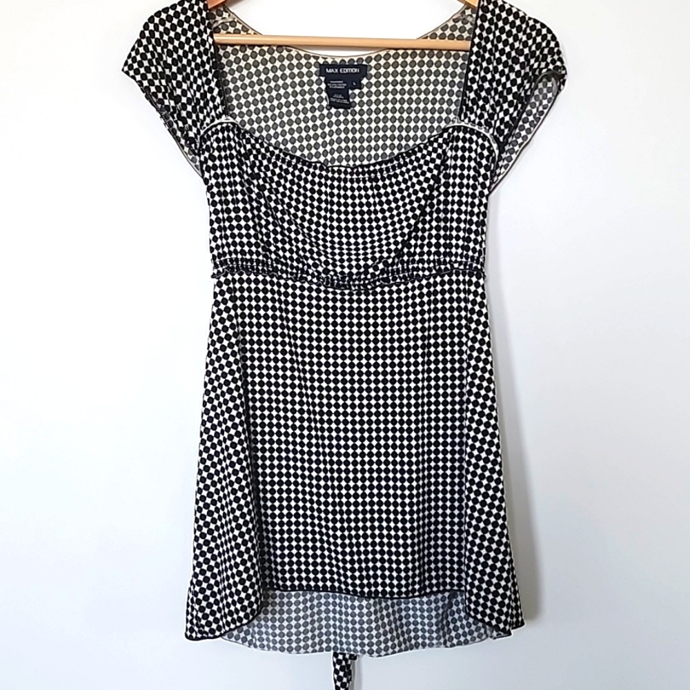 Max Edition Sleeveless Black and White shirt Size L